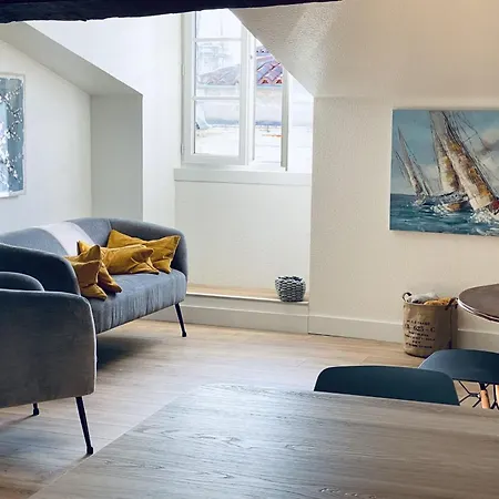 Apartment For 4 With Balcony Near The Old Port *